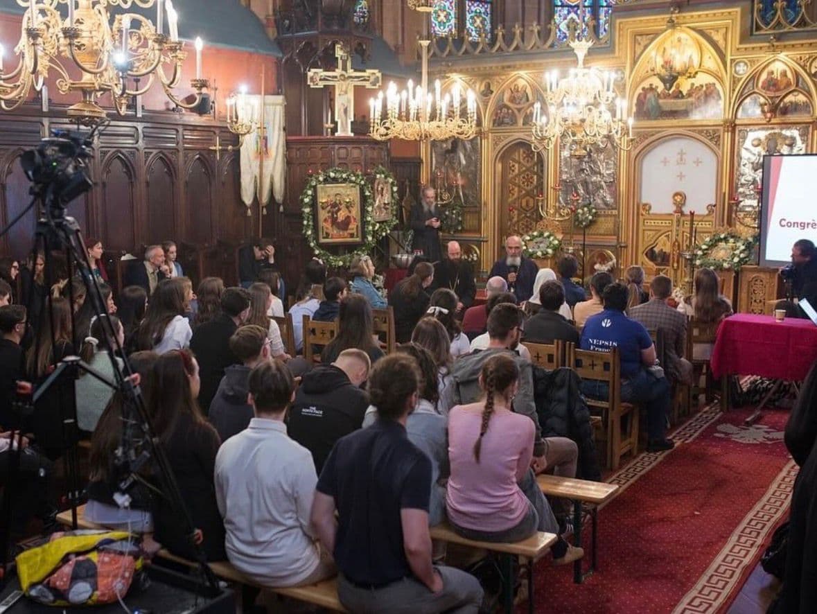 Congrès Nepsis — jeunes orthodoxes réunis en église